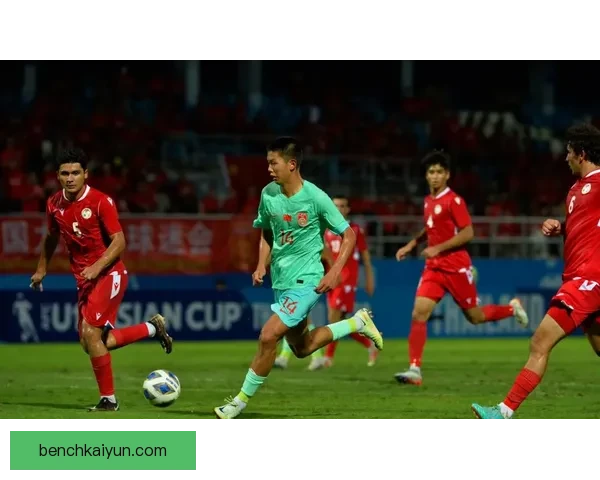 足球比赛中关键失误频发影响球队近期表现走势